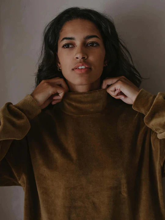 The Velvet Sweater Women's - Bronze