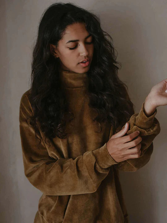 The Velvet Sweater Women's - Bronze